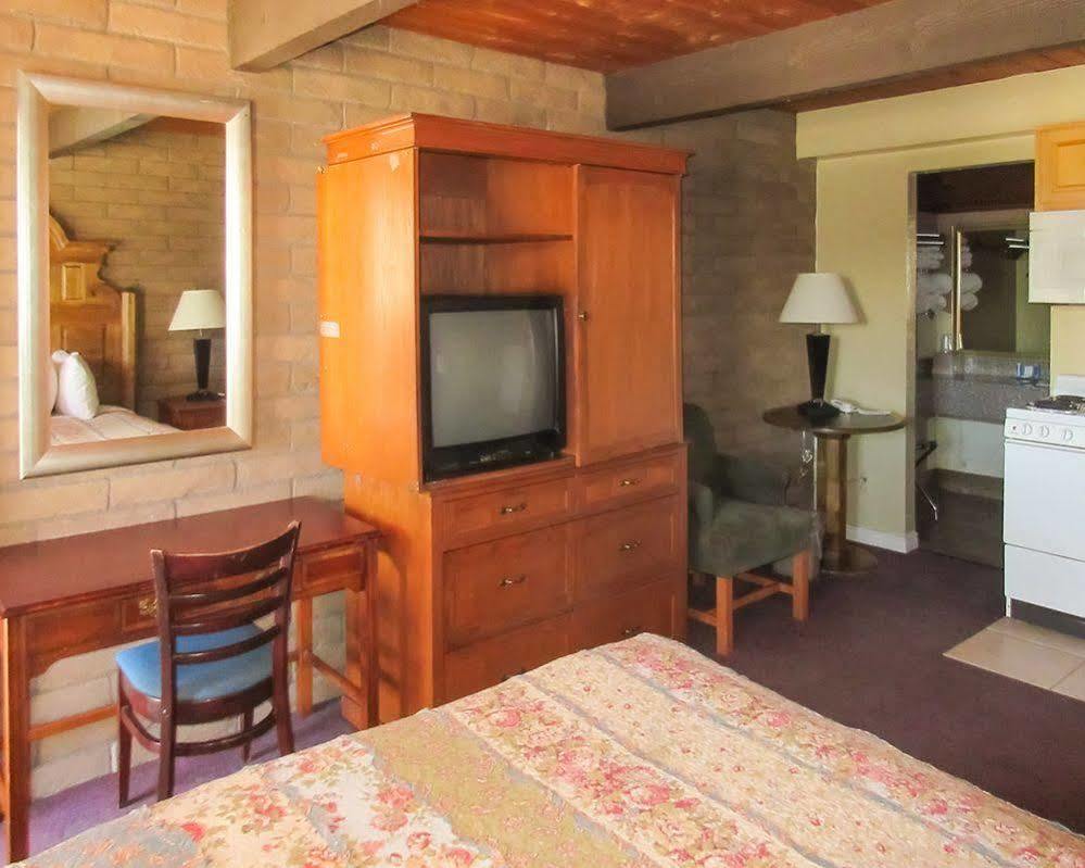 1St Interstate Inn Montrose Ngoại thất bức ảnh