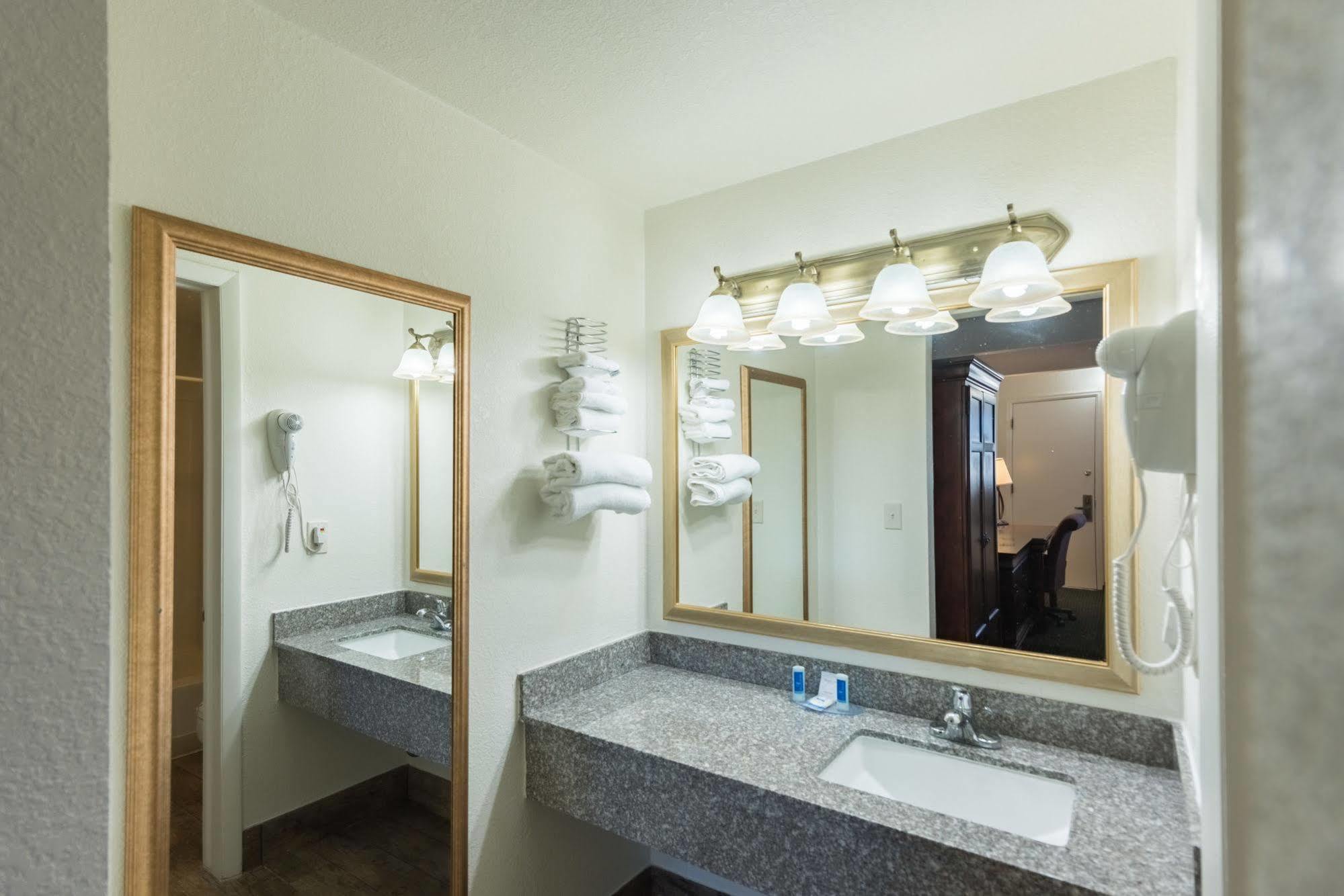 1St Interstate Inn Montrose Ngoại thất bức ảnh