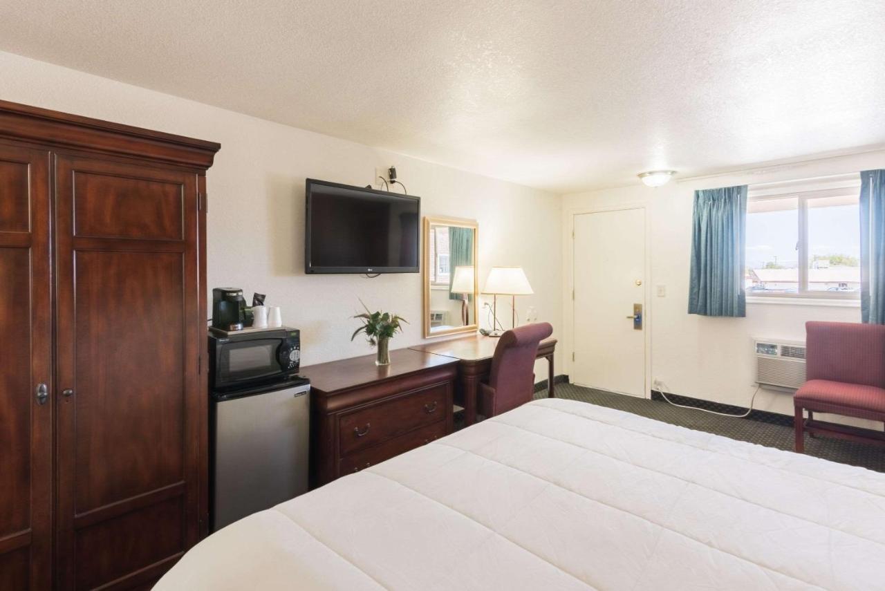 1St Interstate Inn Montrose Ngoại thất bức ảnh